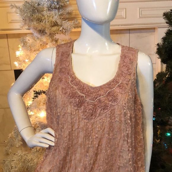 Studio Y Tops - Studio Y Dusty Rose Sleeveless Lace Top - Size Large
